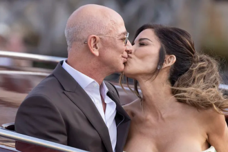 Jeff Bezos con Lauren Sanchez GTRES