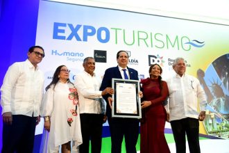 Expoturismo reconoce a Víctor Atallah por impulsar el turismo médico y fortalecer la calidad sanitaria