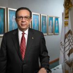 [3:53 a. m., 16/6/2025] Jorgito Director gestión: Dirección de Prensa del Presidente Agenda Presidencial Lunes 16 de junio de 2025 Actividades 10:00 a.m. El presidente Luis Abinader encabezará la reunión de seguimiento a la Seguridad Ciudadana. Lugar: Salón Club de Oficiales, Policía Nacional. 4:30 p.m. El mandatario encabezará LA Semanal con la Prensa. Lugar: Salón Las Cariátides, Palacio Nacional. [10:46 a. m., 16/6/2025] Jorgito Director gestión: Presidente Abinader encabeza reunión de seguimiento al Plan de Seguridad Ciudadana Santo Domingo.- El presidente Luis Abinader encabeza en estos momentos, la reunión de seguimiento al Plan de Seguridad Ciudadana para continuar fortaleciendo la seguridad en el país. El encuentro inició a las 10:20 de la mañana, en el Salón del Club de Oficiales del Palacio de la Policía Nacional, donde se continúan evaluando las tareas asignadas, logros obtenidos y las medidas para seguir garantizando el bienestar en beneficio de los dominicanos. En compañía del jefe de Estado, se encuentran los ministros, de la Presidencia, José Ignacio Paliza y de Interior y Policía, Faride Raful; el viceministro de Defensa para Asuntos Militares, mayor general Miguel Ángel Rubio Báez, E… [1:20 p. m., 16/6/2025] Jorgito Director gestión: República Dominicana destaca a nivel global con el reconocimiento de la OGTIC en los Premios WSIS 2025 La institución fue reconocida como “Champion WSIS 2025” en la categoría C.6: “Entorno Facilitador”, por su modelo innovador de acceso a servicios públicos a través de los Puntos GOB. Santo Domingo. – La Oficina Gubernamental de Tecnologías de la Información y Comunicación (OGTIC), logró posicionar a la República Dominicana entre las cinco mejores iniciativas a nivel global en los prestigiosos Premios WSIS 2025 (World Summit on the Information Society), gracias a su proyecto Puntos GOB. En una competencia que, en su versión 2025, recibió más de 1,200 propuestas de todo el mundo, el proyecto Puntos GOB de la OGTIC, se destacó como la única iniciativa domi… [2:34 p. m., 16/6/2025] Jorgito Director gestión: Junta Monetaria autoriza un programa de provisión de liquidez de RD$81 mil millones para propiciar condiciones monetarias favorables y contribuir al dinamismo de la actividad económica