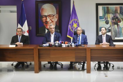 Abinader se reúne con Danilo Medina para fortalecer posición unificada ante crisis haitiana
