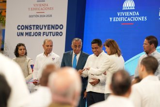 Corte de cinta de manos de la vicepresidenta Raquel Peña del remodelado Pabellón de Esgrima en el Centro Olímpico Juan Pablo Duarte (Imagen/Fuente Externa).