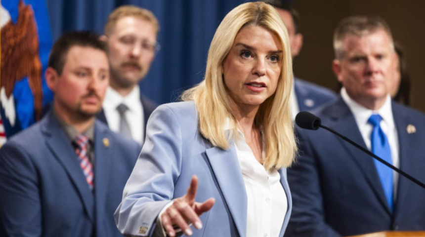 Fiscal de EE.UU. despide a 20 empleados que trabajaron en casos penales contra Trump / EFE