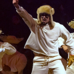 Bad Bunny durante su primera actuación de su residencia de 30 conciertos en el Coliseo de Puerto Rico José Miguel Agrelot, en San Juan, Puerto Rico, el viernes 11 de julio de 2025. (AP Photo/Alejandro Granadillo
