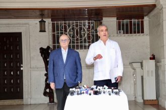 Abinader resalta consenso nacional ante crisis haitiana tras reunión con expresidente Hipólito Mejía
