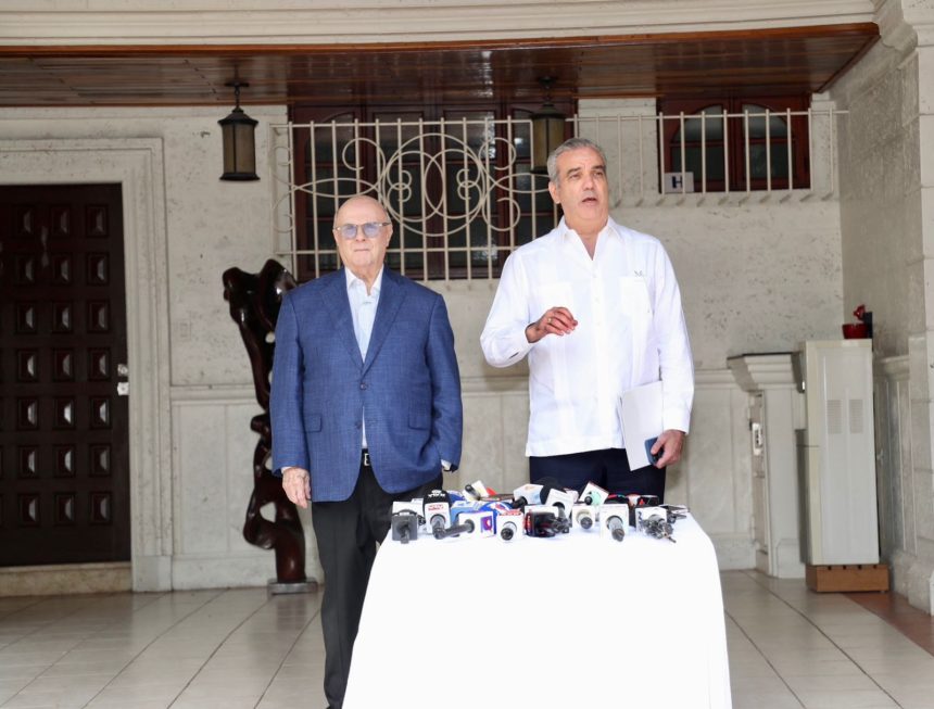 Abinader resalta consenso nacional ante crisis haitiana tras reunión con expresidente Hipólito Mejía