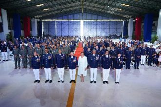 Fuerza Aérea de República Dominicana conmemora a Nuestra Señora del Carmen con misa, ofrenda floral y acto de graduación