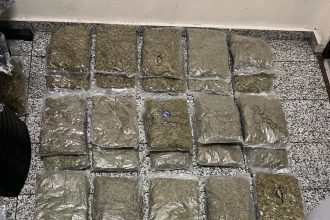 DNCD ocupa 140 paquetes de MARIHUANA en el AILA y Barahona
