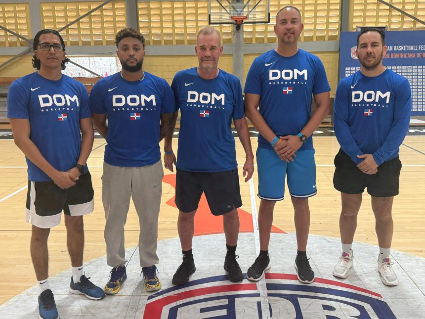 El denominado “Clásico Caribeño” entre los eternos rivales de baloncesto regional, los seleccionados de República Dominicana y Puerto Rico sostendrá otro encuentro de “espanto y brinco”, en un partido amistoso a celebrarse este domingo 17 de agosto. El partido está programado para las 8:00 de la noche, en el Coliseo Roberto Clemente, de la ciudad de San Juan, en Puerto Rico, el mismo escenario que en el choque del 2023. Esta actividad tiene la coordinación de los respectivos presidentes de ambas Federaciones Nacionales de Baloncesto, Rafael Uribe, por Quisqueya, y Yum Ramos, por Borinquen.