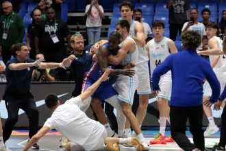 Momento del incidente en cancha entre jugadores de RD y Argentina en la Americup 2025 (Imagen/Fuente Externa).