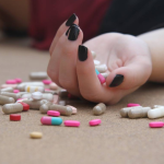 El uso excesivo de opiáceos como el fentanilo para aliviar el dolor ha aumentado el riesgo de adicción y provocado una epidemia de sobredosis en EE UU. / Pixabay