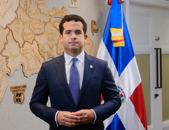 Senador Omar Fernández Fotografía extraída de la página Dominican today