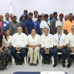 Participantes y expositores del taller impartido por la dirección del Comisionado Nacional de Béisbol (Imagen/Fuente Externa).