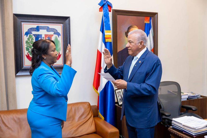 Xiomara Guante es juramentada como viceministra de Innovación, Transparencia y Atención Ciudadana del MAPRE