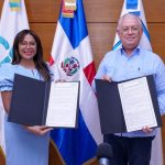 Dra. Carol G. Martínez Medina Presidenta (CIPESA) y el Ing. José Rafael Espaillat Embajador-Rector Instituto de Educación Superior en Formación Diplomática y Consular (INESDYC)