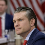 El secretario de Defensa, Pete Hegseth, responde a las preguntas de los periodistas durante una reunión con el secretario de Defensa de Gran Bretaña, John Healey, en el Pentágono, el jueves 6 de marzo de 2025, en Washington. (Rod Lamkey / Associated Press)