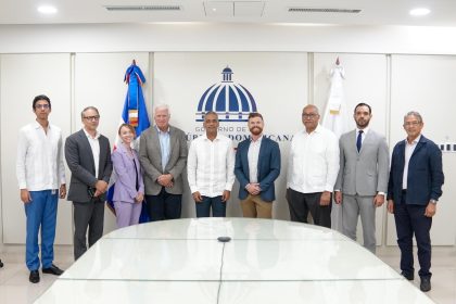 Delegación de EE. UU. observa el desarrollo del país en tierras raras