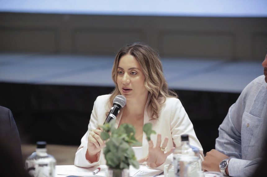 Gloria Reyes presenta a la prensa la nueva Dirección de Desarrollo Social Supérate tras fusión con ADESS