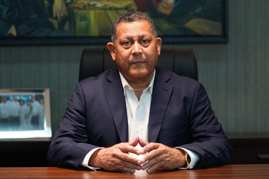 Nelson Núñez instruye a alcaldes a sumarse a organismos de socorro ante el paso de Melissa