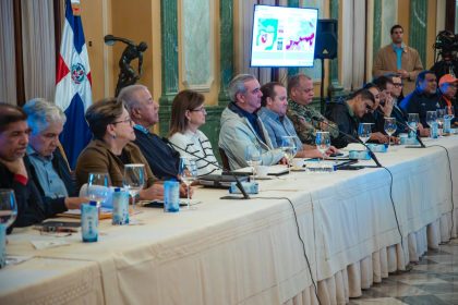 Presidente Abinader dispone para este viernes suspensión de la docencia en todo el país y de las labores en las provincias en alerta roja