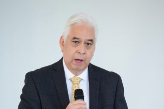 En la gráfica, el nuevo rector de UNICARIBE, presentado en el acto solemne, doctor Ricardo A. Ramírez Mendoza.