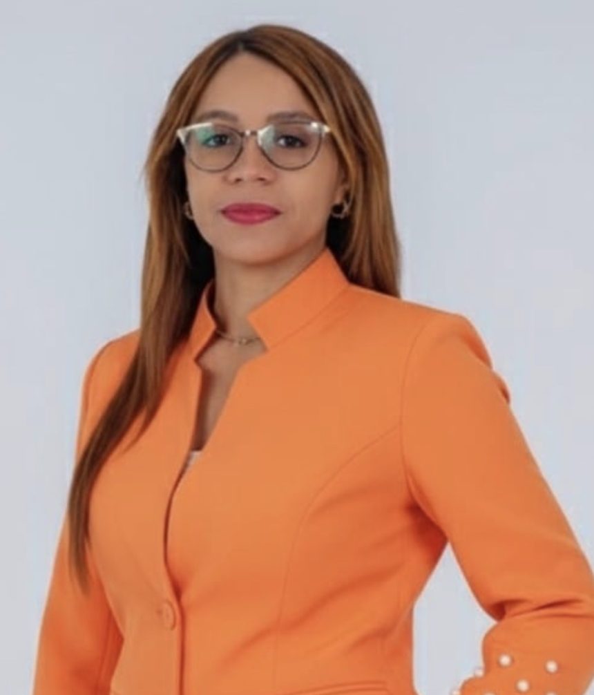 Lic. Karolina G Martinez, Periodista