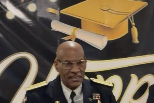 General y Comandante en Jefe, Obispo Luis Paniagua