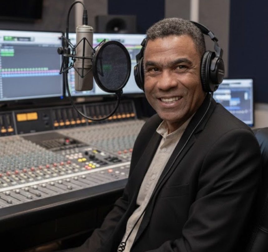 Eddy Ozuna ( Locutor dominicano ).