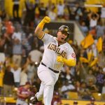 Julio Rodríguez pegó el sencillo que dejó en el terreno a los Gigantes del Cibao 