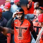 Gilberto Celestino tras anotar por los Toros del Este