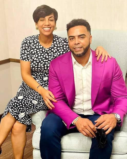 -Nelson Cruz junto a su hermana Nelsy Cruz 2-Nelsy Cruz. 3-Nelson Cruz.
