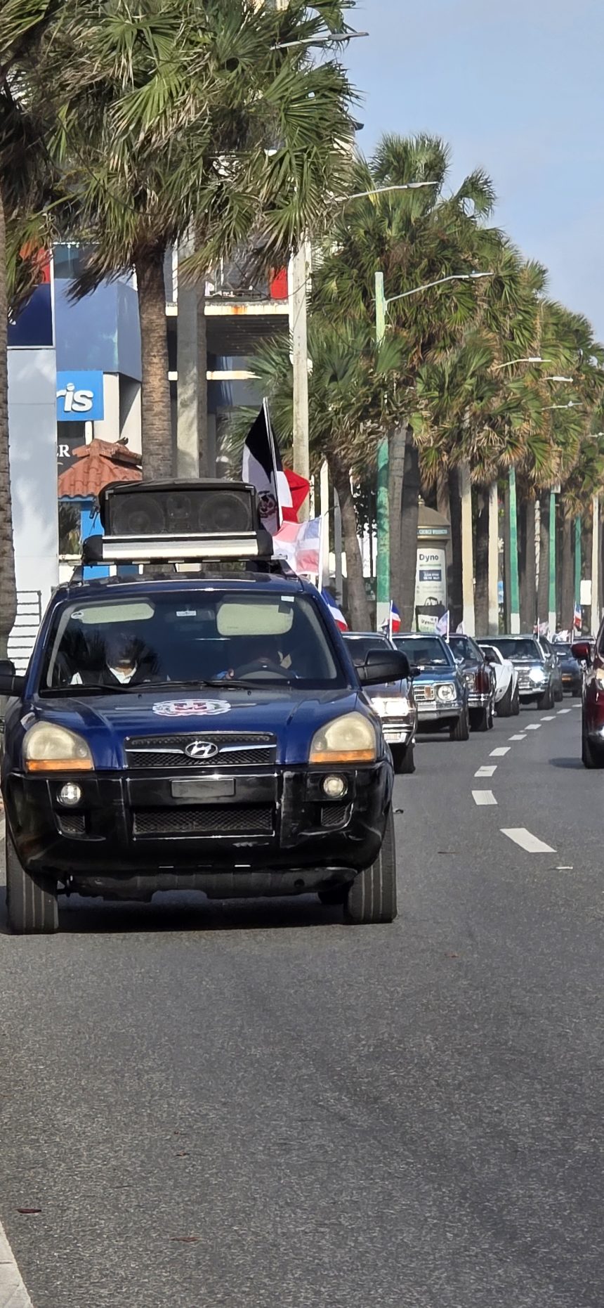 La “Caravana por la Patria 2026” convirtió el Malecón en un desfile de historia y civismo