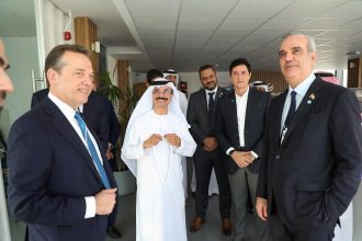 Presidente Abinader se reúne con el líder global de DP World para consolidar a República Dominicana como centro logístico y de inversión regional