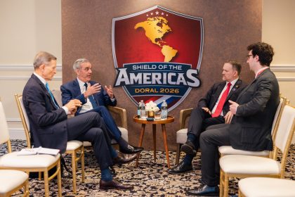 Abinader fortalece diálogo comercial con Estados Unidos durante cumbre en Miami