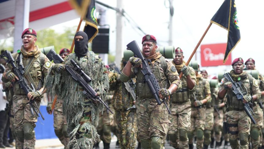Presidente DOMINICANO encabeza desfile cívico-militar y policial en conmemoración del 182 aniversario de la Batalla del 19 de marzo