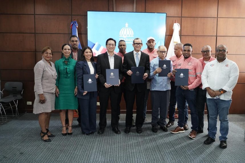 Cormidom y trabajadores firman acuerdo de paz laboral y bienestar