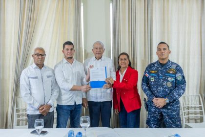 Presidente Abinader ordena la construcción de dos cementerios y un parque en Sánchez Ramírez
