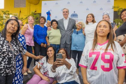 Presidente Abinader inicia entrega del Bono Madre 2026 que beneficiará a más de un millón de madres dominicanas