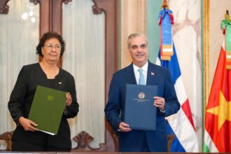 Gobiernos de República Dominicana y de Surinam firman acuerdos de cooperación y alianzas estratégicas en el sector turístico, agricultura e inversión privada