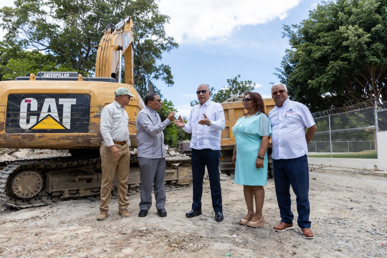 Ministro Andrés Bautista deja iniciados los trabajos de construcción del Jardín Botánico de La Maguana, una obra que impulsará el desarrollo ambiental y sostenible de San Juan