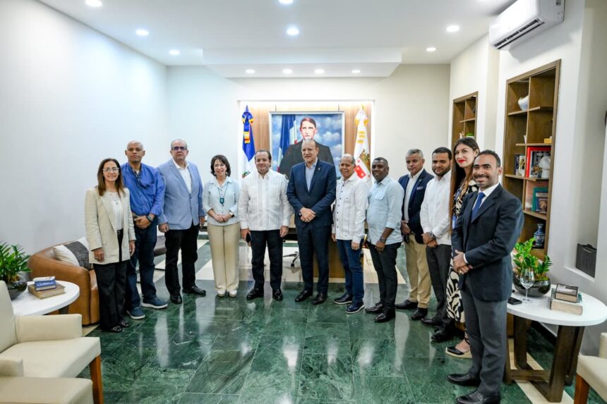 Alcaldía de Santiago y Ministerio de la Presidencia avanzan en actualización del Plan de Ordenamiento Territorial